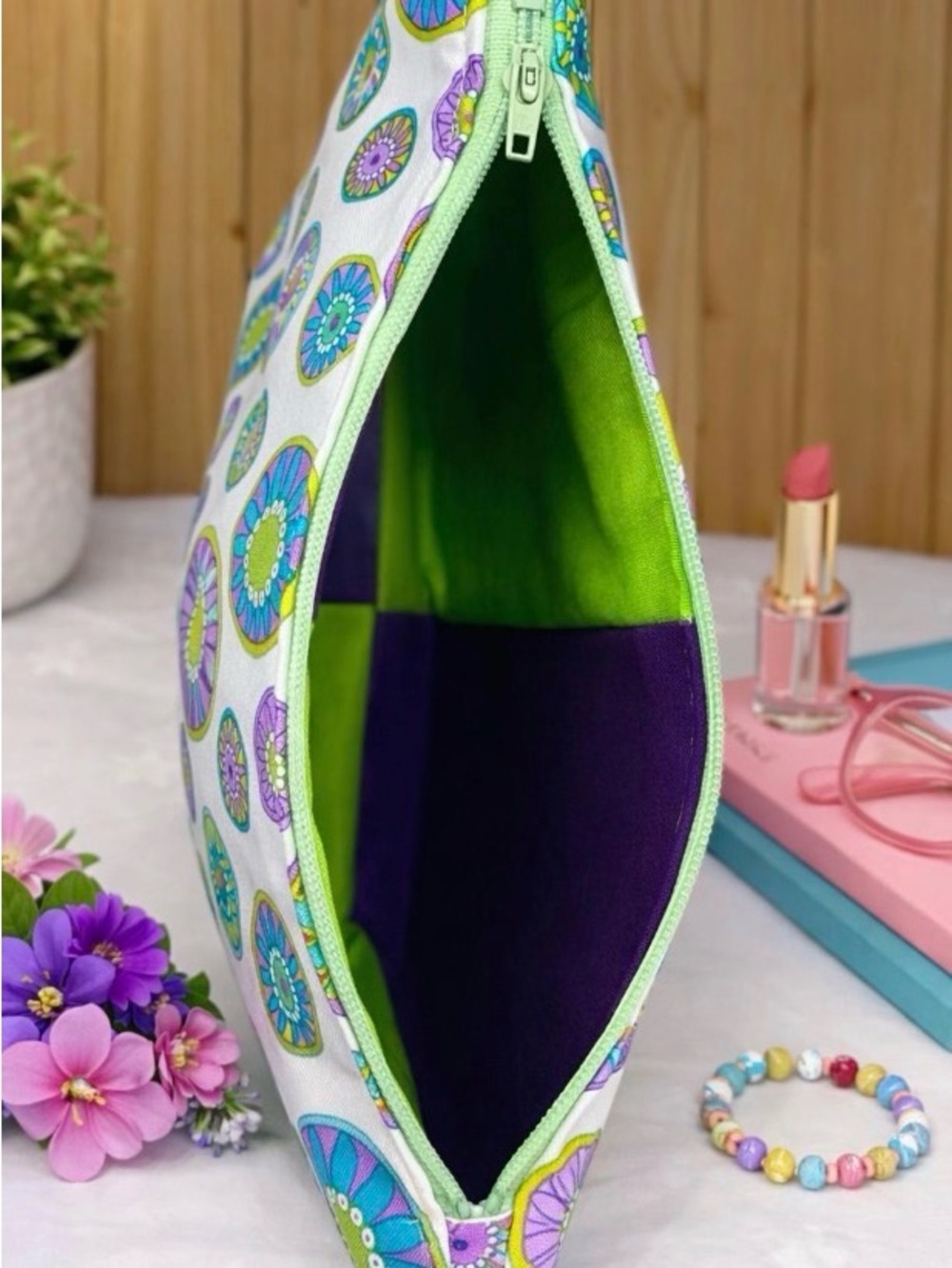 Floral Circle Print Cosmetic Bag - Purple & Green